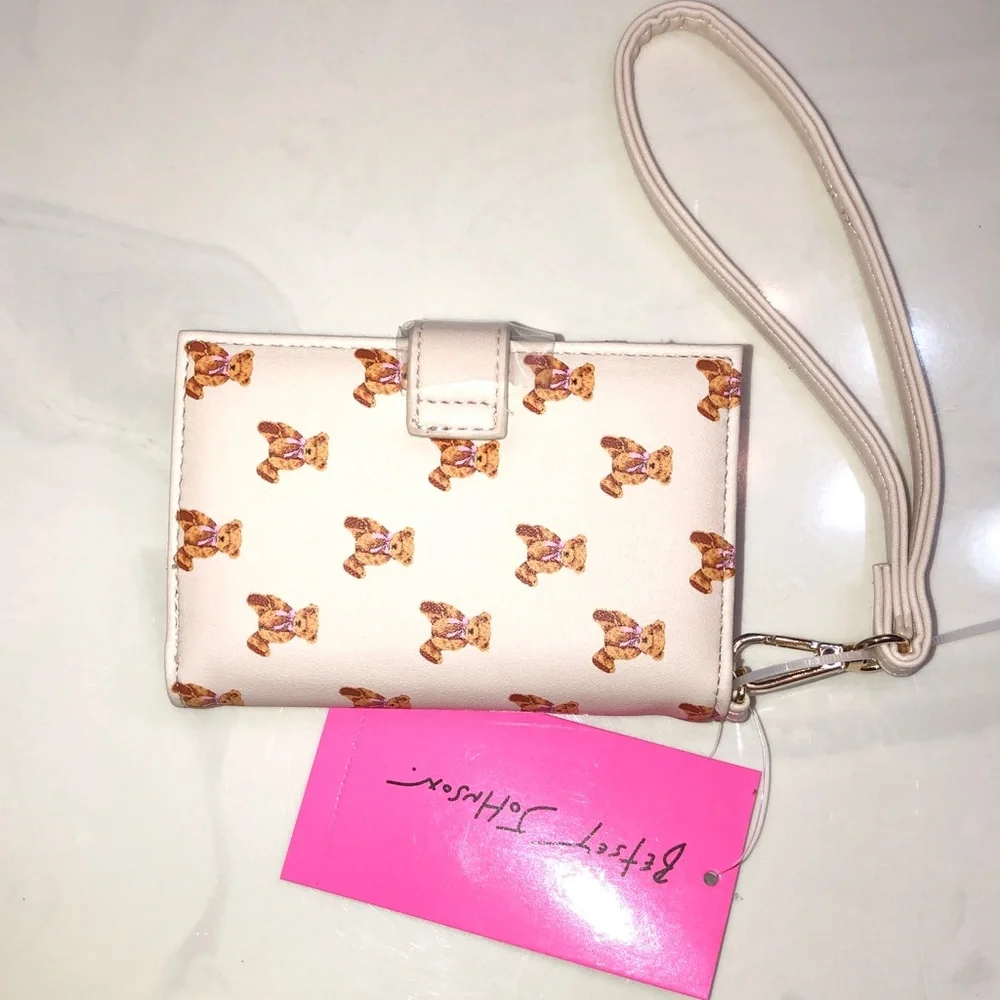 Betsey Johnson neutral cream